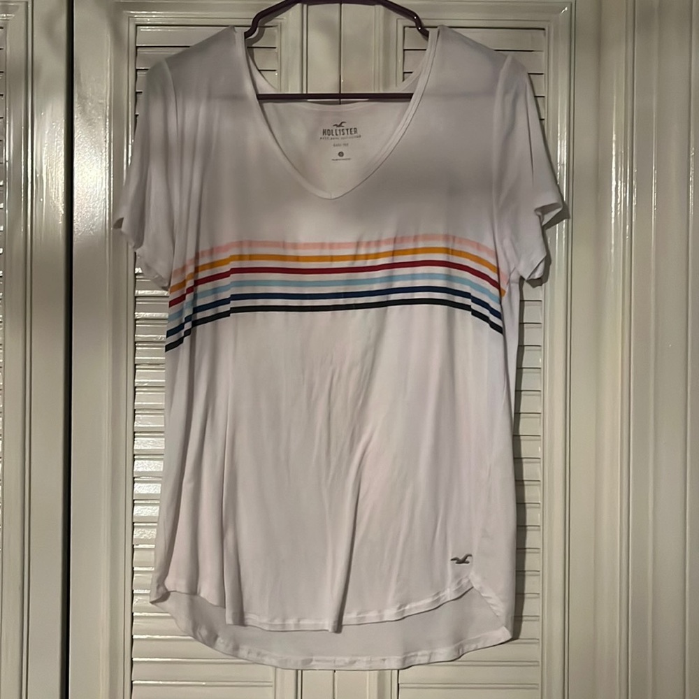 Small Hollister V-neck